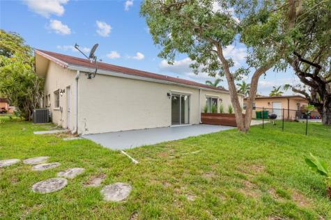 7656 NW 73rd Terrace Tamarac FL 33321