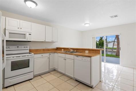 7656 NW 73rd Terrace Tamarac FL 33321