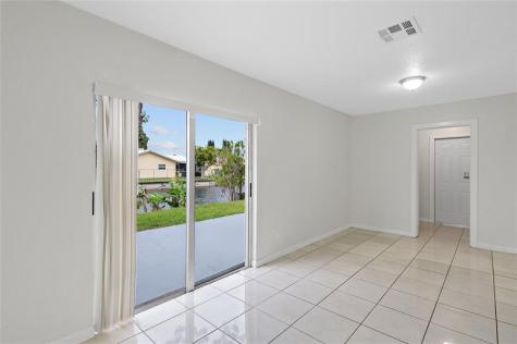 7656 NW 73rd Terrace Tamarac FL 33321