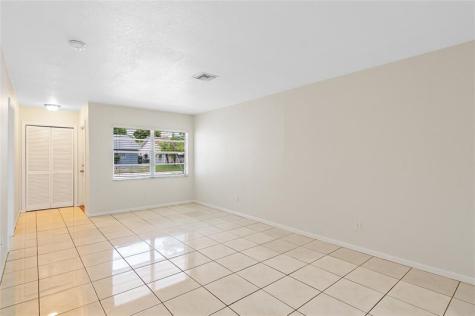 7656 NW 73rd Terrace Tamarac FL 33321