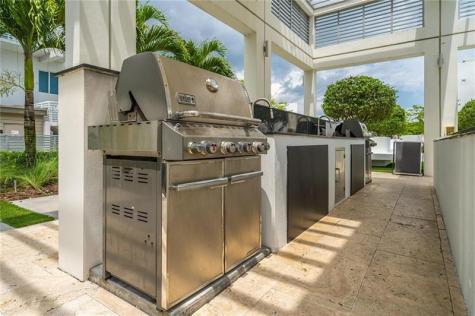 6326 NW 105th Place Doral FL 33178