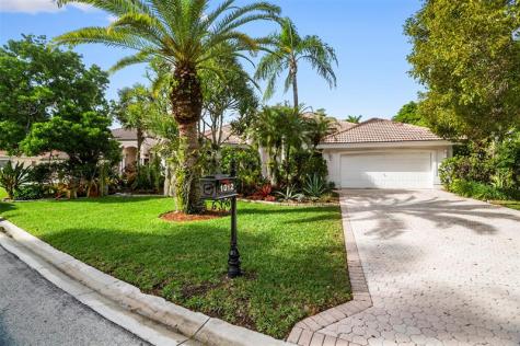 1012 SW 156th Avenue Pembroke Pines FL 33027