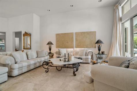 1012 SW 156th Avenue Pembroke Pines FL 33027