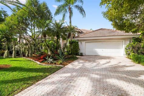1012 SW 156th Avenue Pembroke Pines FL 33027