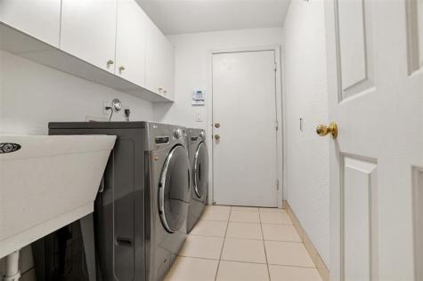 1012 SW 156th Avenue Pembroke Pines FL 33027