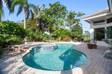 1012 SW 156th Avenue Pembroke Pines FL 33027