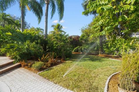1012 SW 156th Avenue Pembroke Pines FL 33027
