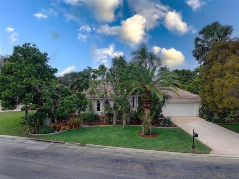 1012 SW 156th Avenue Pembroke Pines FL 33027