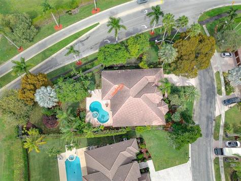 1012 SW 156th Avenue Pembroke Pines FL 33027