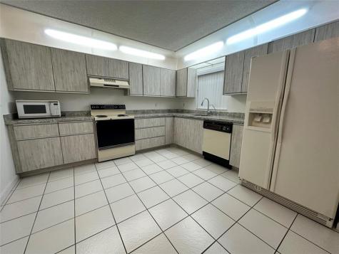 9633 Riverside Drive Coral Springs FL 33071