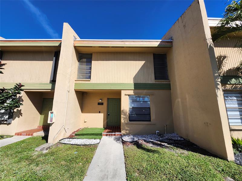 9421 NW 15th Street Pembroke Pines FL 33024