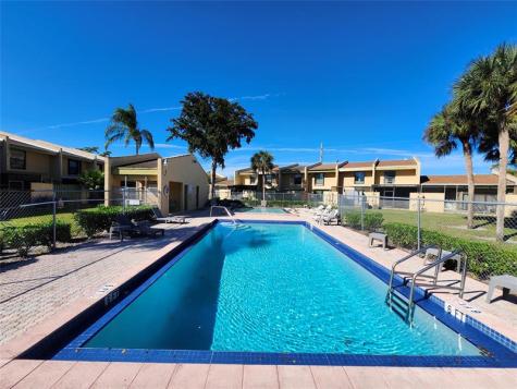 9421 NW 15th Street Pembroke Pines FL 33024