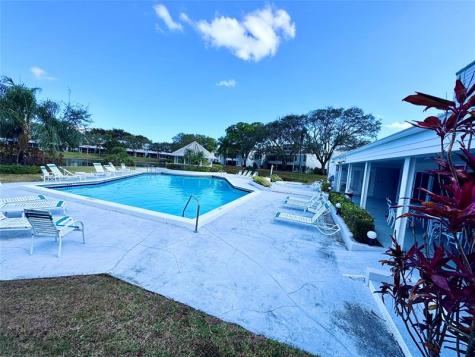 6237 Old Court Road Boca Raton FL 33433