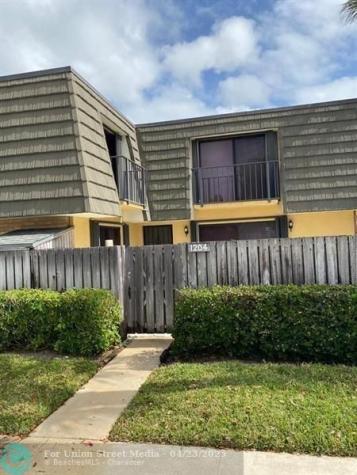 1204 12th Way West Palm Beach FL 33407