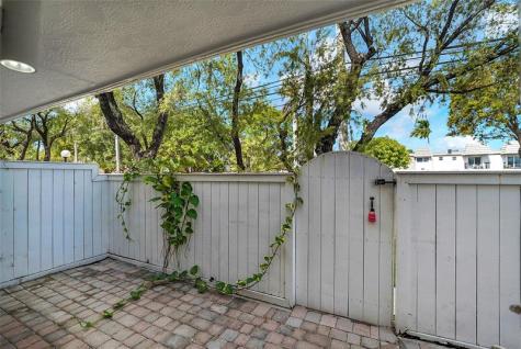 4550 SW 68th Court Circle Miami FL 33155
