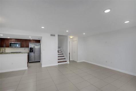 4550 SW 68th Court Circle Miami FL 33155