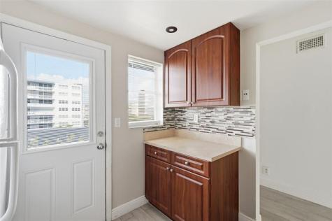320 NE 12th Avenue Hallandale Beach FL 33009