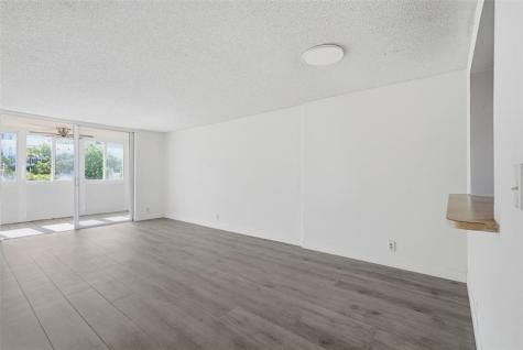 320 NE 12th Avenue Hallandale Beach FL 33009