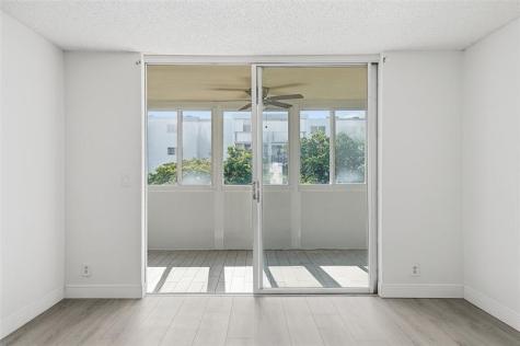 320 NE 12th Avenue Hallandale Beach FL 33009