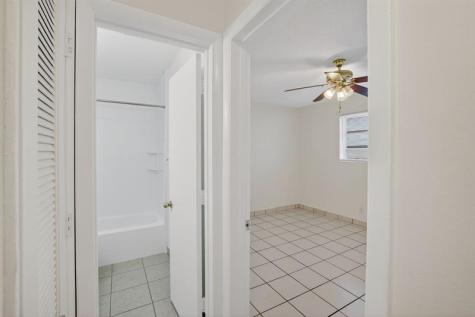 2500 SW 18th Terrace Fort Lauderdale FL 33315