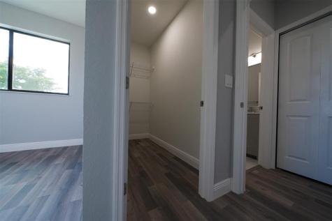 333 NW 41st Street Oakland Park FL 33309