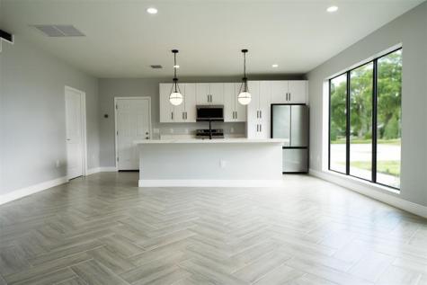 333 NW 41st Street Oakland Park FL 33309