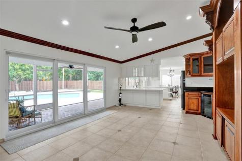 9540 NW 13th Street Plantation FL 33322