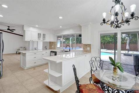 9540 NW 13th Street Plantation FL 33322