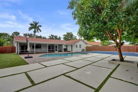 9540 NW 13th Street Plantation FL 33322