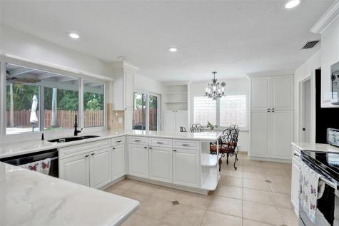 9540 NW 13th Street Plantation FL 33322