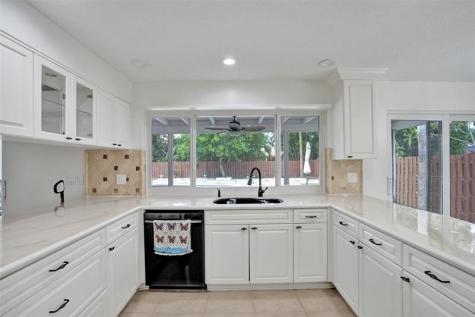 9540 NW 13th Street Plantation FL 33322