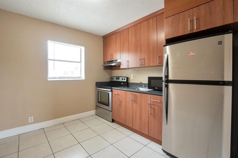 4061 N Dixie Highway Oakland Park FL 33334