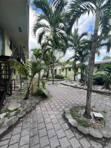1113 SW 15th Terrace Fort Lauderdale FL 33312