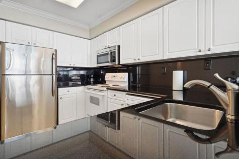 2501 S Ocean Drive (AVAIL May 1) Hollywood FL 33019