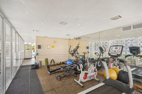 3040 NE 16th Avenue Oakland Park FL 33334