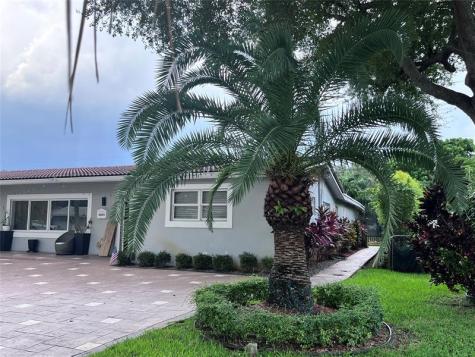 5424 Jackson Street Hollywood FL 33021