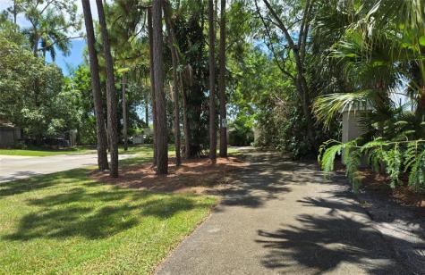 5800 Coach House Circle Boca Raton FL 33486