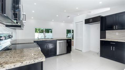 1811 SW 124th Way Miramar FL 33027