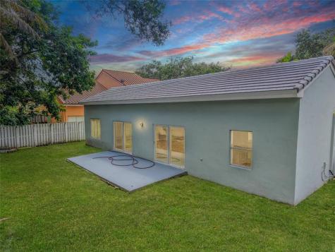 1811 SW 124th Way Miramar FL 33027