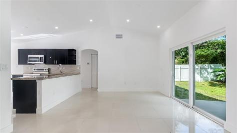 1811 SW 124th Way Miramar FL 33027