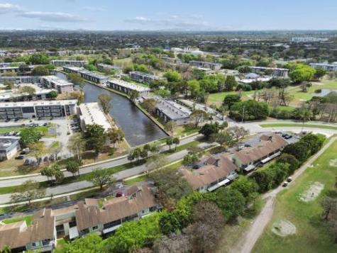 8027 Lagos De Campo Boulevard Tamarac FL 33321