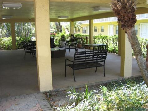 5162 NE 6th Avenue Oakland Park FL 33334