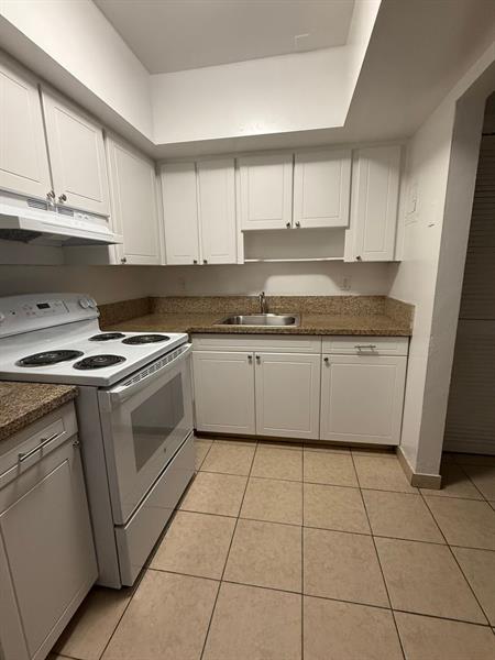 890 NW 39th Street Oakland Park FL 33309