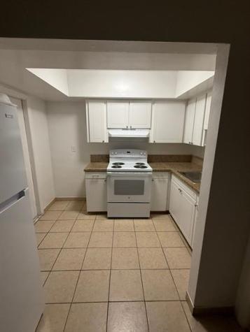 890 NW 39th Street Oakland Park FL 33309