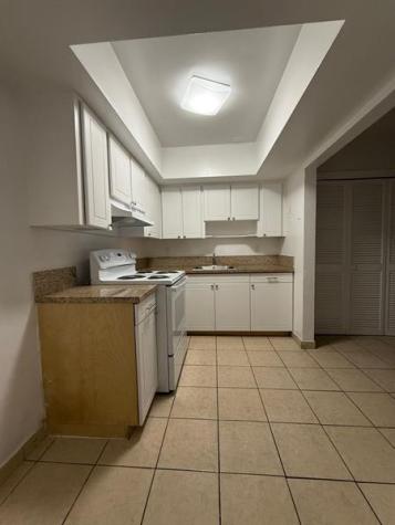 890 NW 39th Street Oakland Park FL 33309