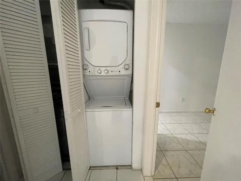 6040 Shakerwood Circle Tamarac FL 33319