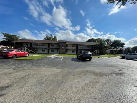 6040 Shakerwood Circle Tamarac FL 33319