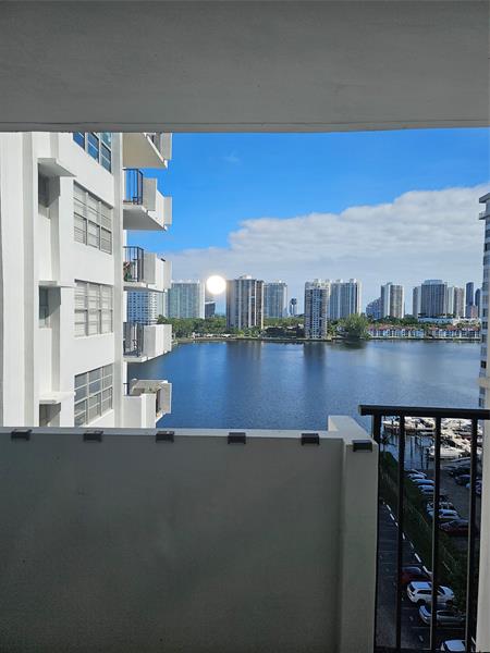 2750 NE 183rd Street Aventura FL 33160