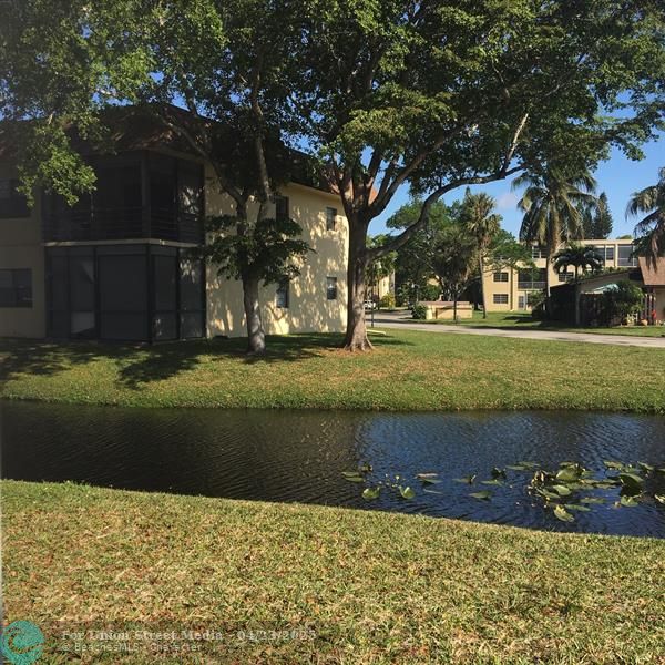 324 Briarwood Circle Hollywood FL 33024