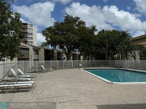 4222 Inverrary Boulevard Lauderhill FL 33319